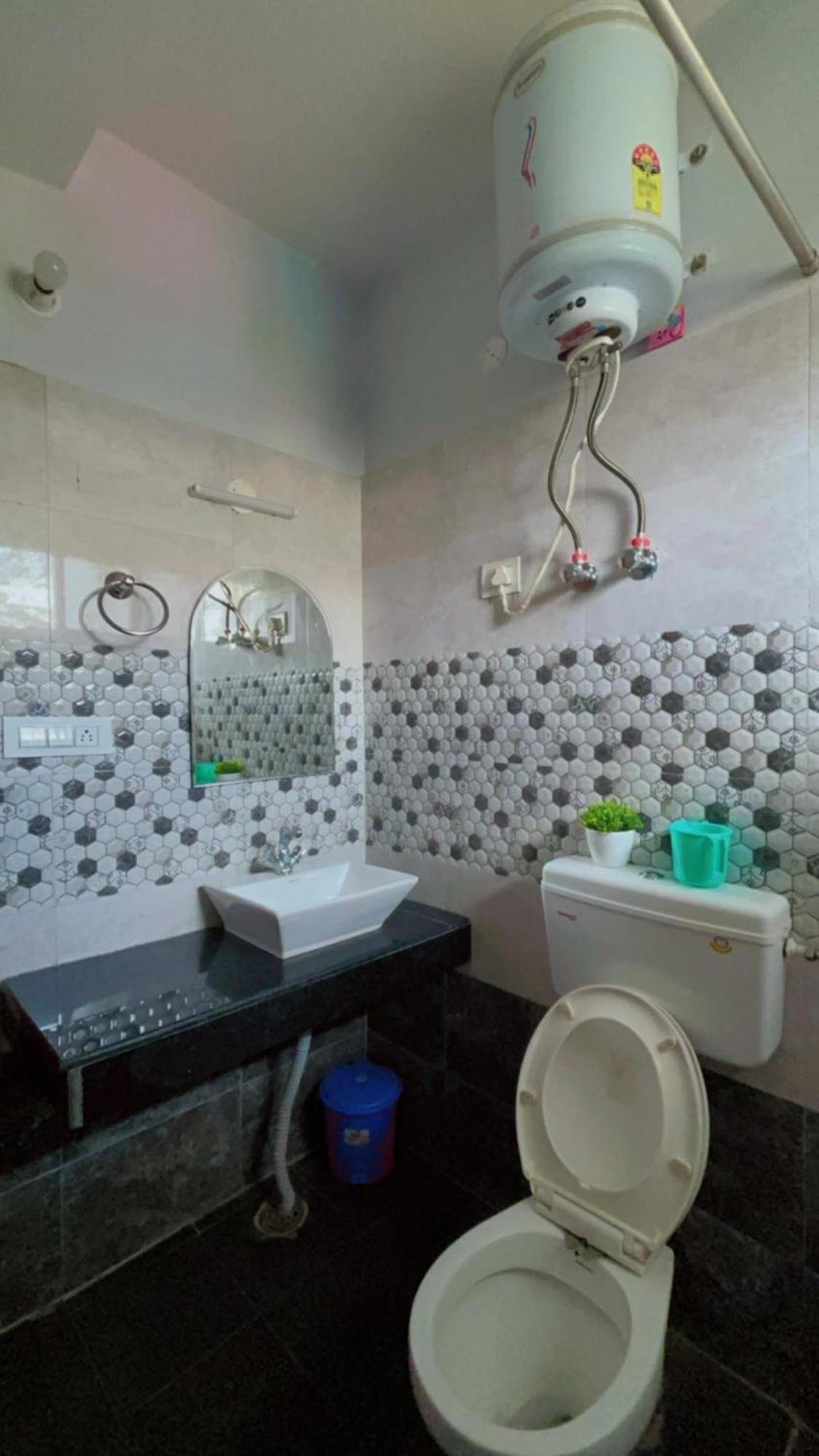 Lha Pomo Apartment Kyelang ภายนอก รูปภาพ