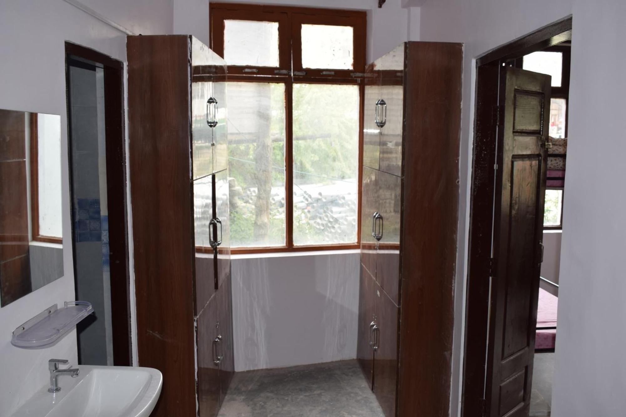 Lha Pomo Apartment Kyelang ภายนอก รูปภาพ